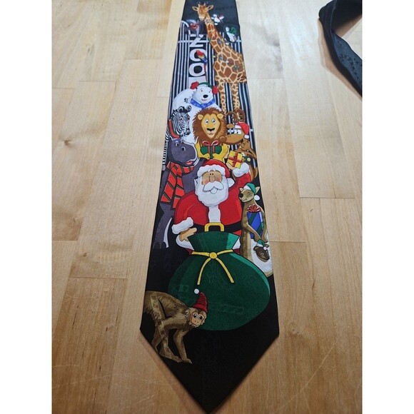 Christmas Hallmark Yule Tie Santa & The Zoo Silk Tie - Picture 2 of 15